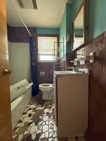 214 Eldridge St, Taunton, MA 02780