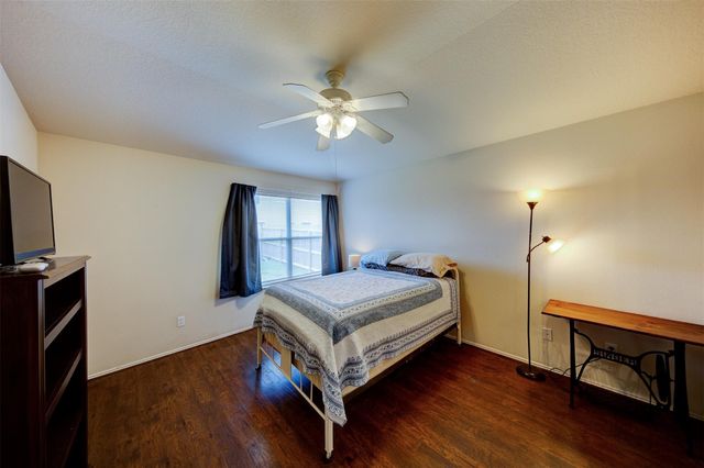 2027 Wooded Oaks Drive, Humble, TX 77396