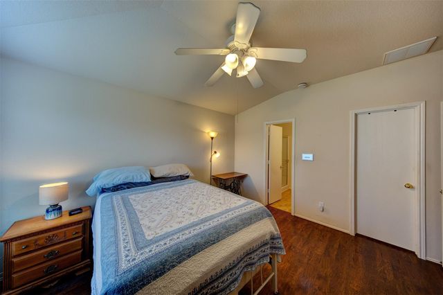 2027 Wooded Oaks Drive, Humble, TX 77396