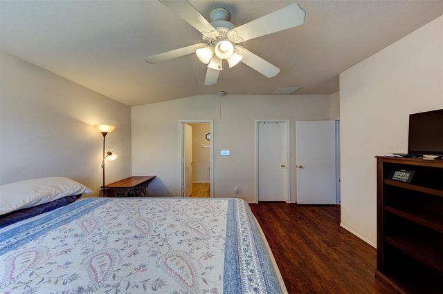 2027 Wooded Oaks Drive, Humble, TX 77396