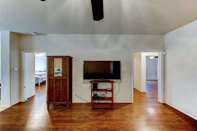 2027 Wooded Oaks Drive, Humble, TX 77396