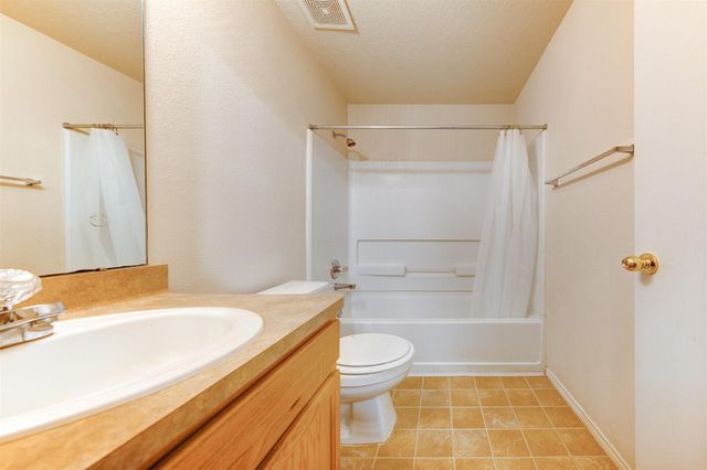2027 Wooded Oaks Drive, Humble, TX 77396