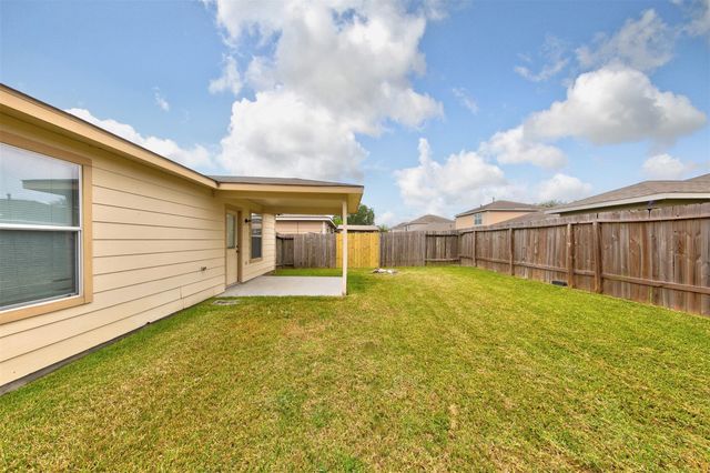 2027 Wooded Oaks Drive, Humble, TX 77396