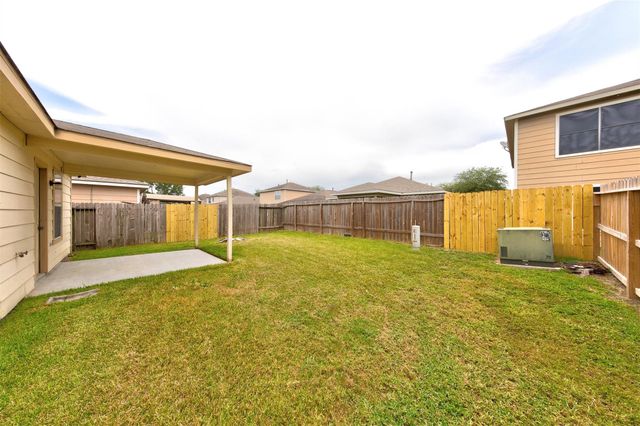 2027 Wooded Oaks Drive, Humble, TX 77396