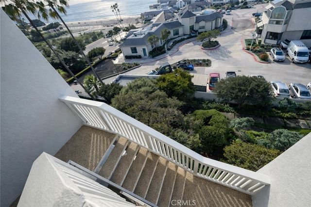 630 The Village 302, Redondo Beach, CA 90277