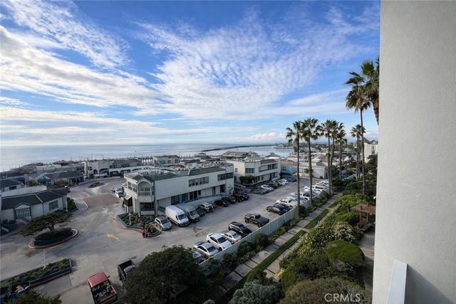 630 The Village 302, Redondo Beach, CA 90277