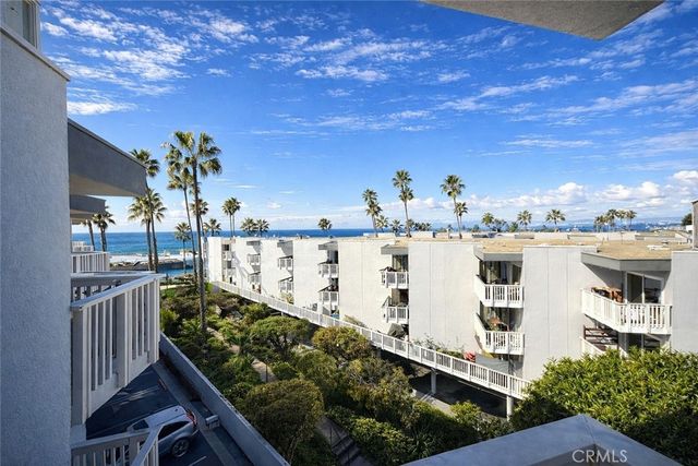 630 The Village 302, Redondo Beach, CA 90277