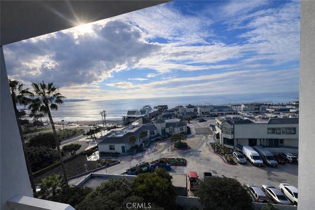 630 The Village 302, Redondo Beach, CA 90277