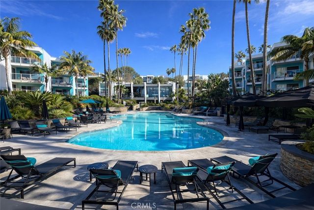 630 The Village 302, Redondo Beach, CA 90277