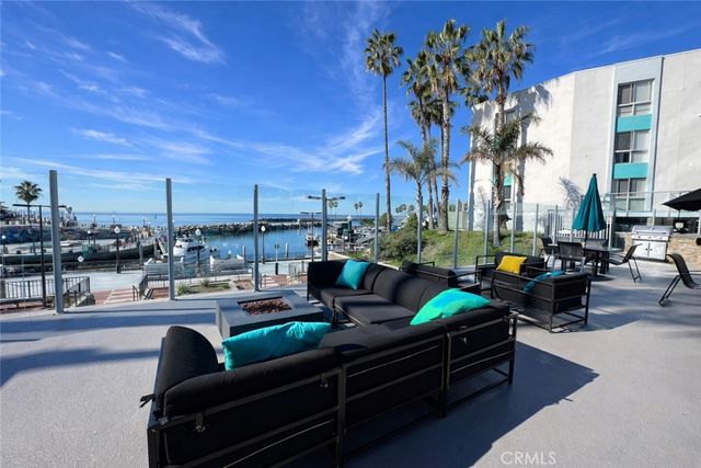 630 The Village 302, Redondo Beach, CA 90277