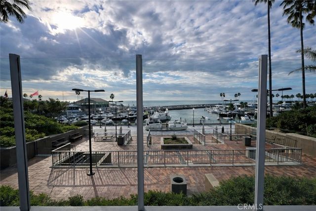 630 The Village 302, Redondo Beach, CA 90277