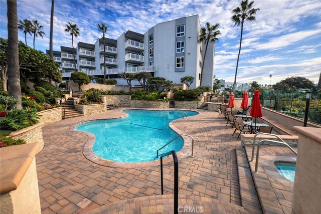 630 The Village 302, Redondo Beach, CA 90277