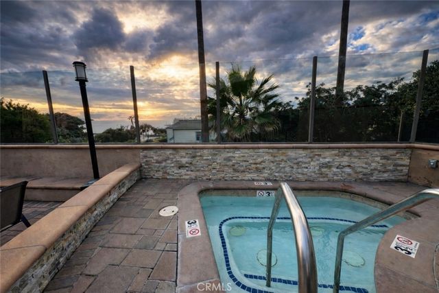 630 The Village 302, Redondo Beach, CA 90277