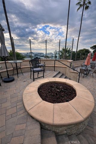 630 The Village 302, Redondo Beach, CA 90277