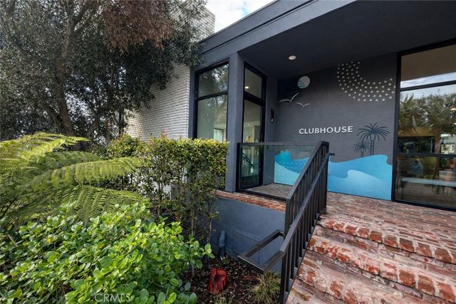 630 The Village 302, Redondo Beach, CA 90277