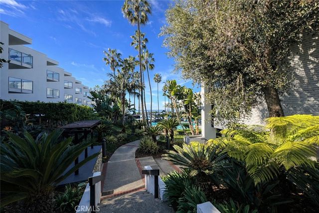 630 The Village 302, Redondo Beach, CA 90277