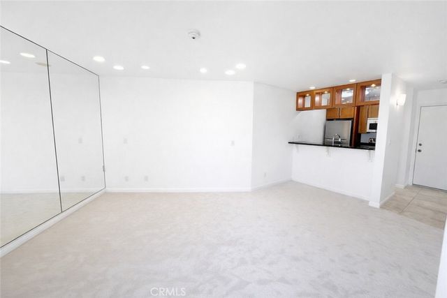 630 The Village 302, Redondo Beach, CA 90277