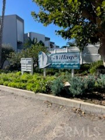630 The Village 302, Redondo Beach, CA 90277