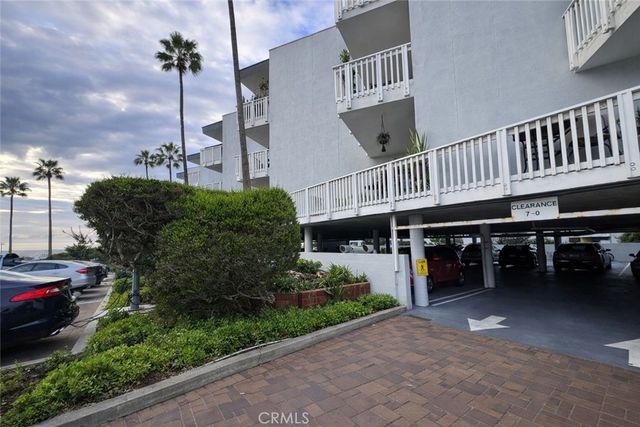 630 The Village 302, Redondo Beach, CA 90277