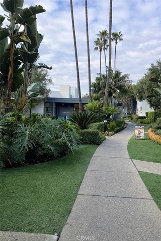 630 The Village 302, Redondo Beach, CA 90277