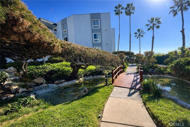 630 The Village 302, Redondo Beach, CA 90277