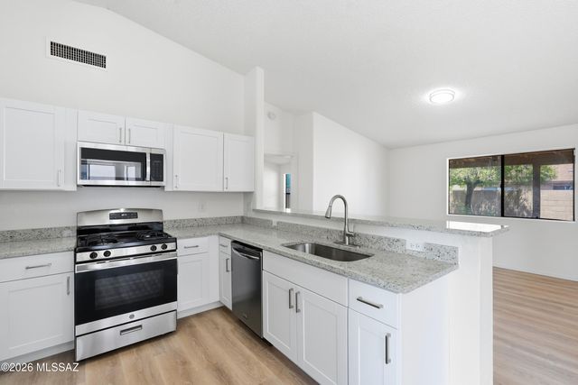 1724 W Sauvignon Drive, Tucson, AZ 85746