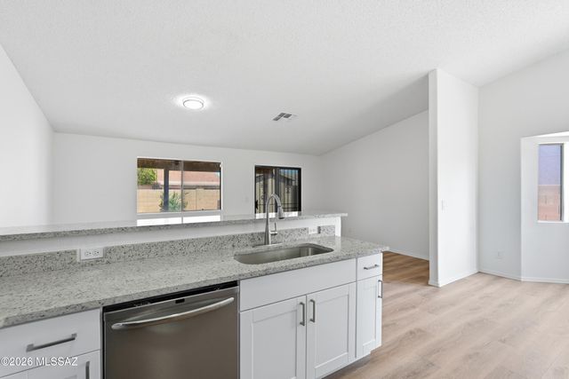 1724 W Sauvignon Drive, Tucson, AZ 85746