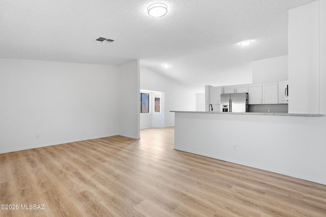 1724 W Sauvignon Drive, Tucson, AZ 85746