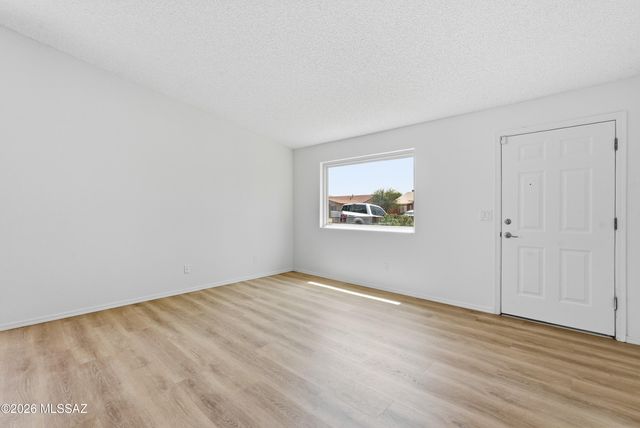 1724 W Sauvignon Drive, Tucson, AZ 85746