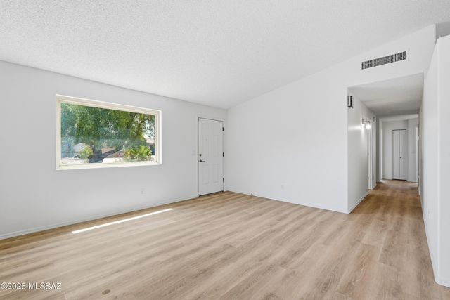 1724 W Sauvignon Drive, Tucson, AZ 85746