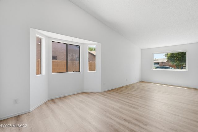 1724 W Sauvignon Drive, Tucson, AZ 85746