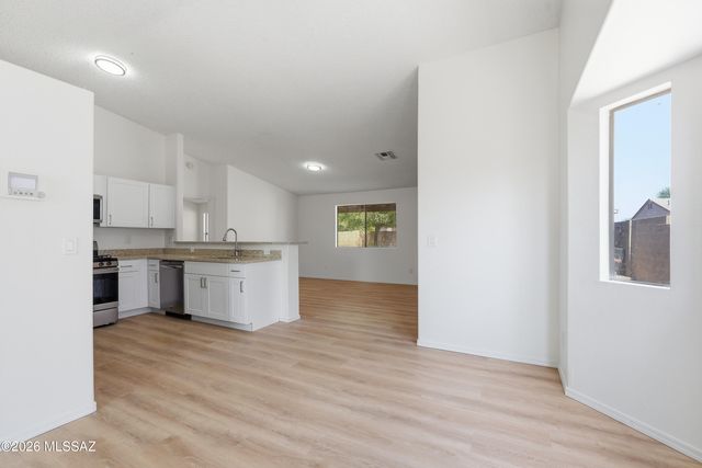 1724 W Sauvignon Drive, Tucson, AZ 85746
