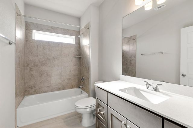 130 Keltic DR, Kyle, TX 78640