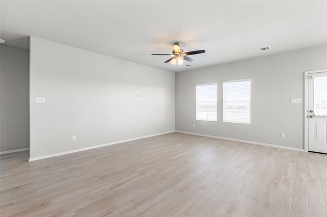 130 Keltic DR, Kyle, TX 78640