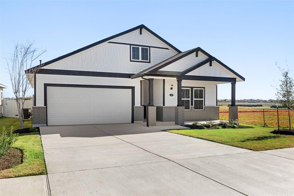 130 Keltic DR, Kyle, TX 78640