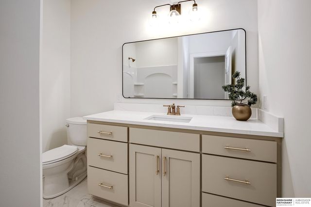 5707 N 209th Street, Elkhorn, NE 68022