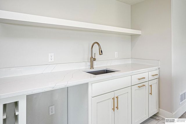 5707 N 209th Street, Elkhorn, NE 68022