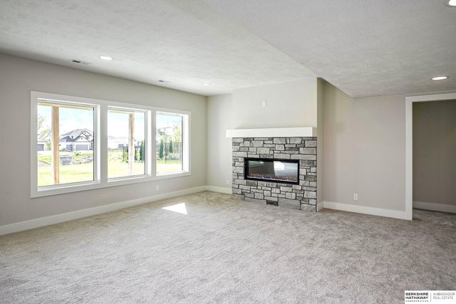 5707 N 209th Street, Elkhorn, NE 68022