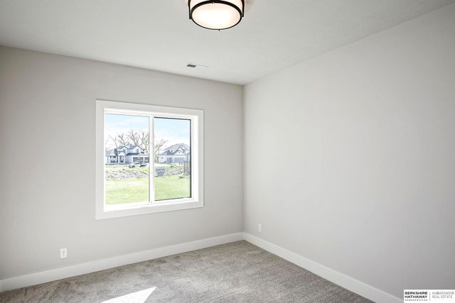 5707 N 209th Street, Elkhorn, NE 68022