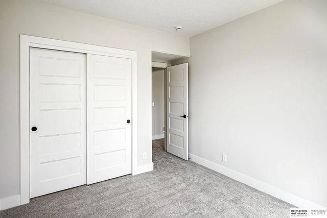 5707 N 209th Street, Elkhorn, NE 68022