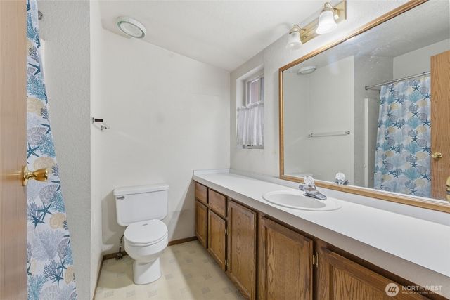 101 N Duckabush Drive N, Hoodsport, WA 98548