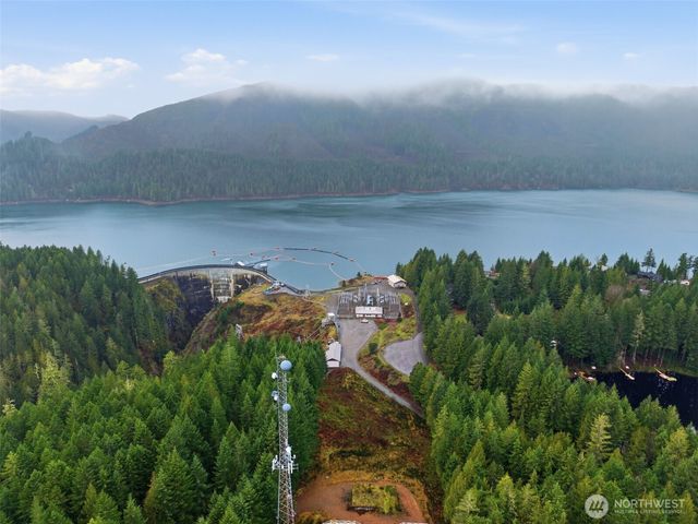 101 N Duckabush Drive N, Hoodsport, WA 98548