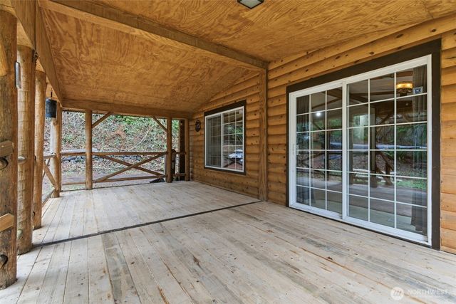 101 N Duckabush Drive N, Hoodsport, WA 98548