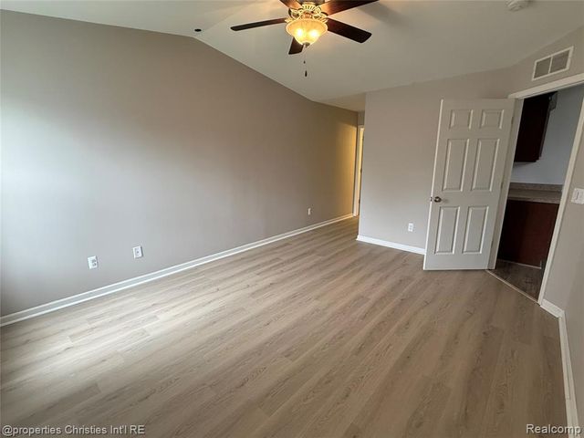 8413 Heywood Circle, Sterling Heights, MI 48312