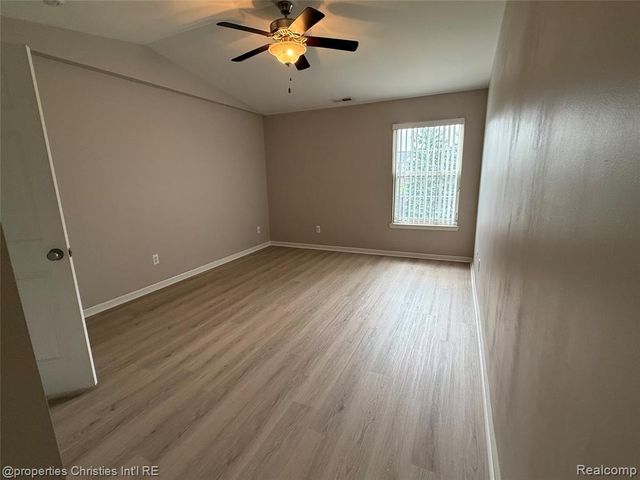8413 Heywood Circle, Sterling Heights, MI 48312