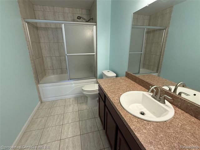 8413 Heywood Circle, Sterling Heights, MI 48312