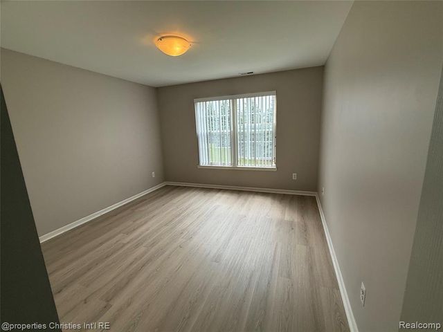 8413 Heywood Circle, Sterling Heights, MI 48312