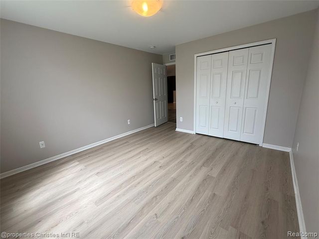 8413 Heywood Circle, Sterling Heights, MI 48312