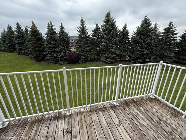 8413 Heywood Circle, Sterling Heights, MI 48312
