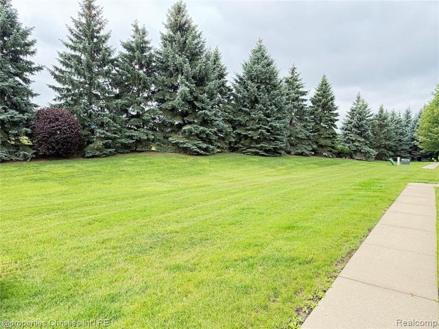 8413 Heywood Circle, Sterling Heights, MI 48312